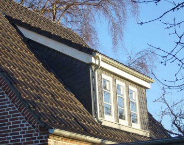 Die Schleppdachgaube passt gut auf Hausdächer mit starker Neigung